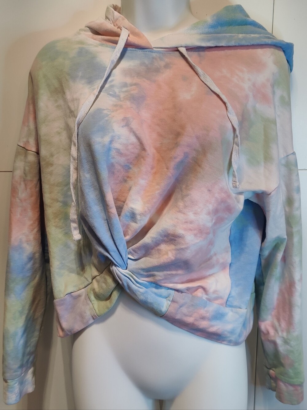 Le Lis Pastel Tie Dye Twist Front Cropped Hoodie Size M NWOT